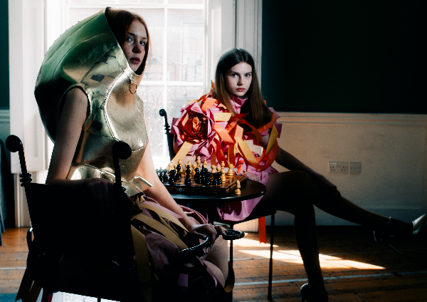 Ring around the rosie