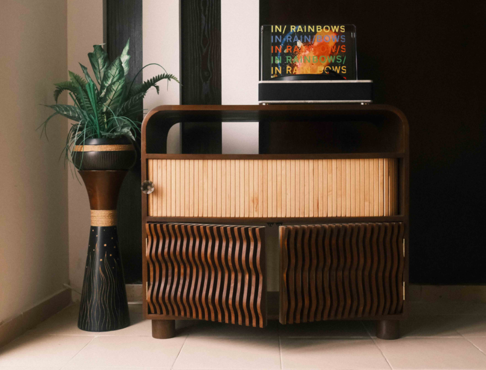Juke - record player table, portfolio item 6