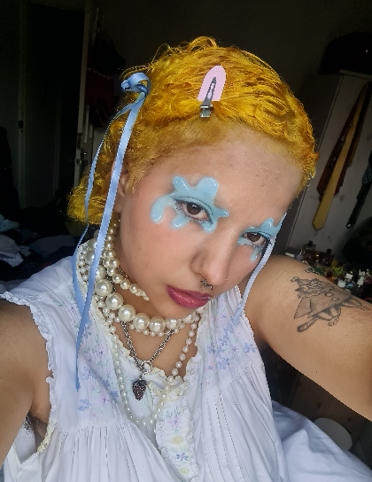 sara-roudbari1 ArtsThread Profile