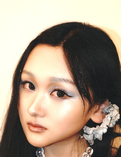 vanda-ouyang ArtsThread Profile