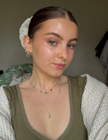 manon-bower ArtsThread Profile
