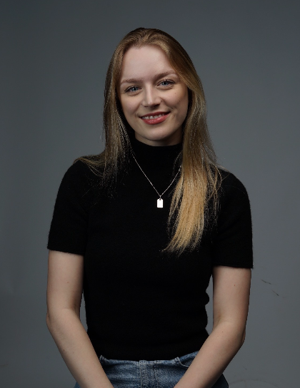 molly-freer ArtsThread Profile